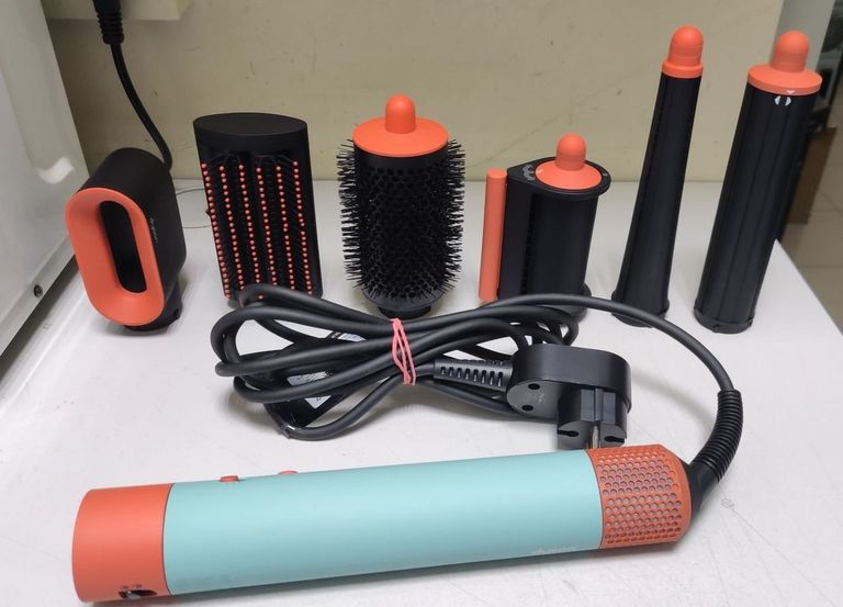 Оголошення Dyson Airwrap i.d. multi-styler and dryer Straight+Wavy Ceramic Patina/Topaz (533598-01) Б/У