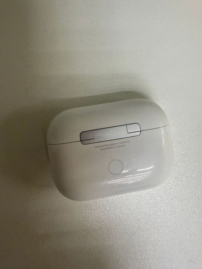 Оголошення Apple airpods pro 2nd generation with magsafe charging case usb-c Б/У
