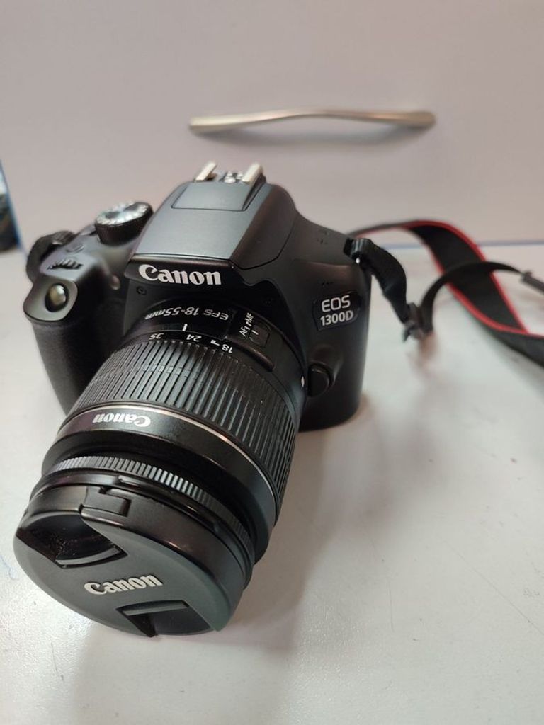 Оголошення Canon eos 1300d/ ef-s 18-55mm f/3,5-5,6 is iii Б/У