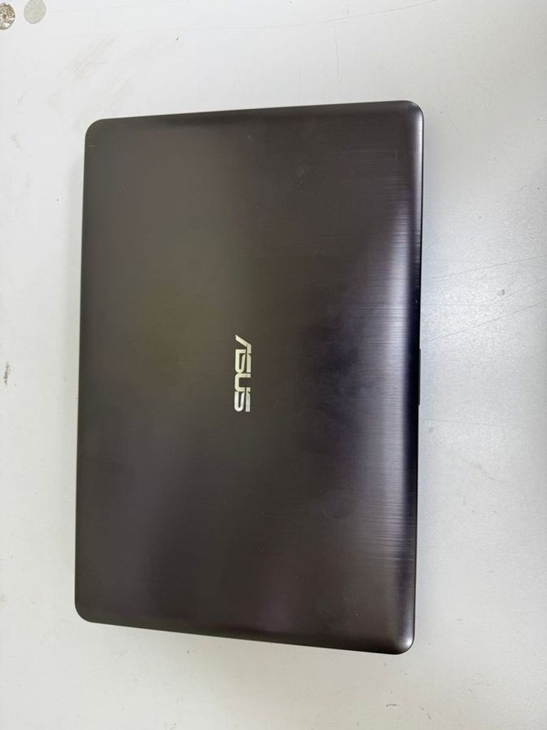 Розпродаж Asus 15/celeron n3060 ddr3/4gb ddr2/hdd 500 gb/ssd *відсутній/*інтегрована, продавець Техноскарб