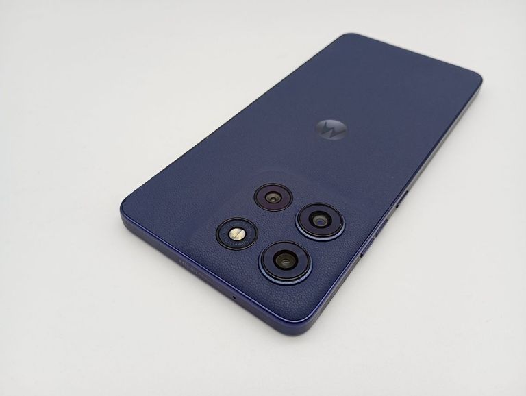 Оголошення Motorola moto g86 5g 8/256gb Б/У