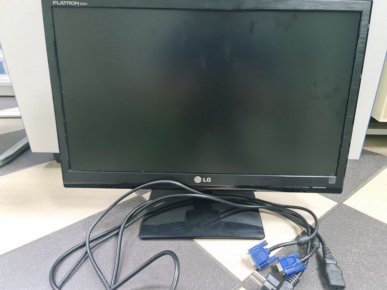 Дешиво Lg e2241s-bn с ломбарда