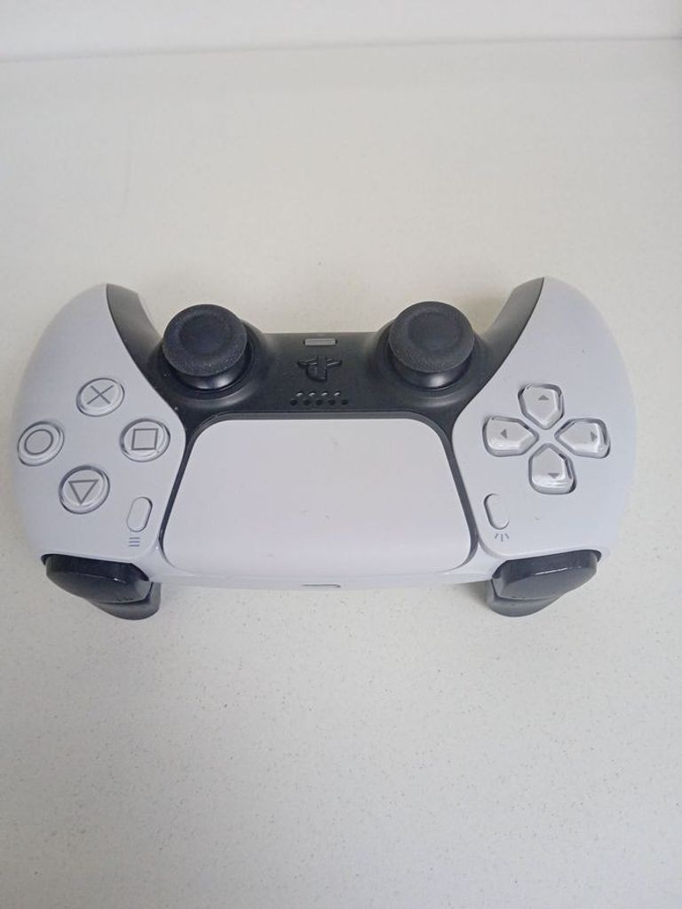 Купить Sony DualSense Black Б/У