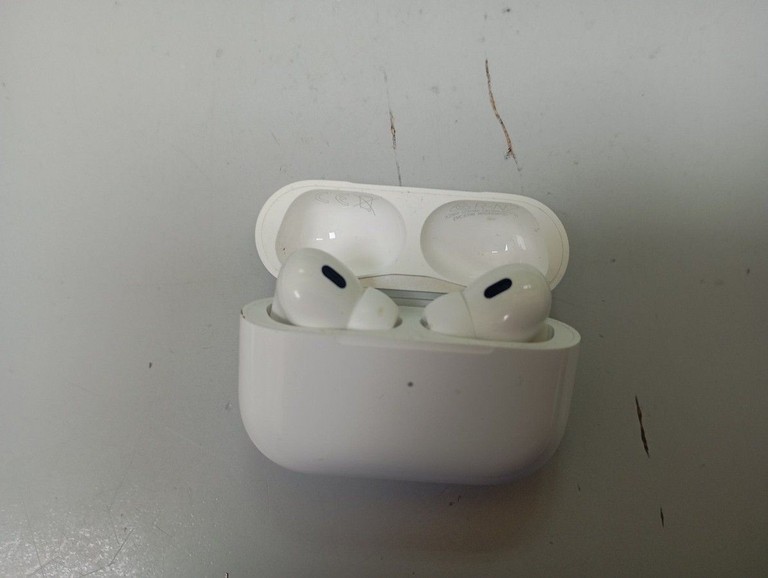 Купить Apple airpods pro 2nd generation with magsafe charging case usb-c Б/У