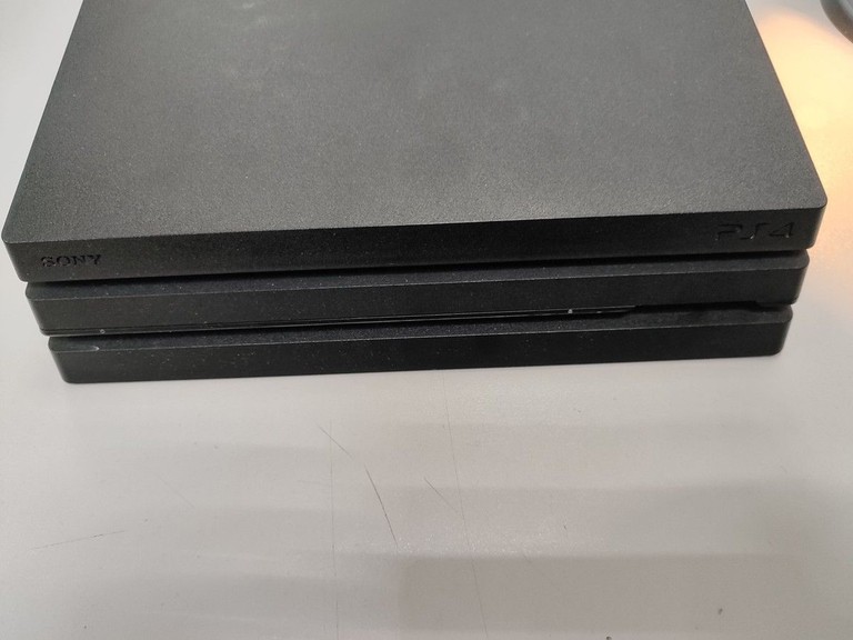 Дешиво Sony playstation 4 pro с ломбарда