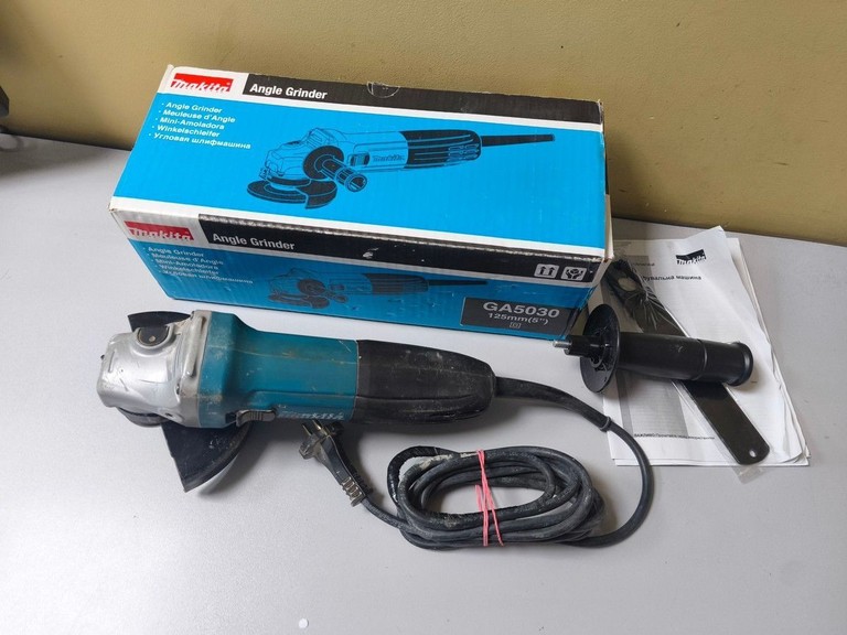 Оголошення Makita GA5030 Б/У