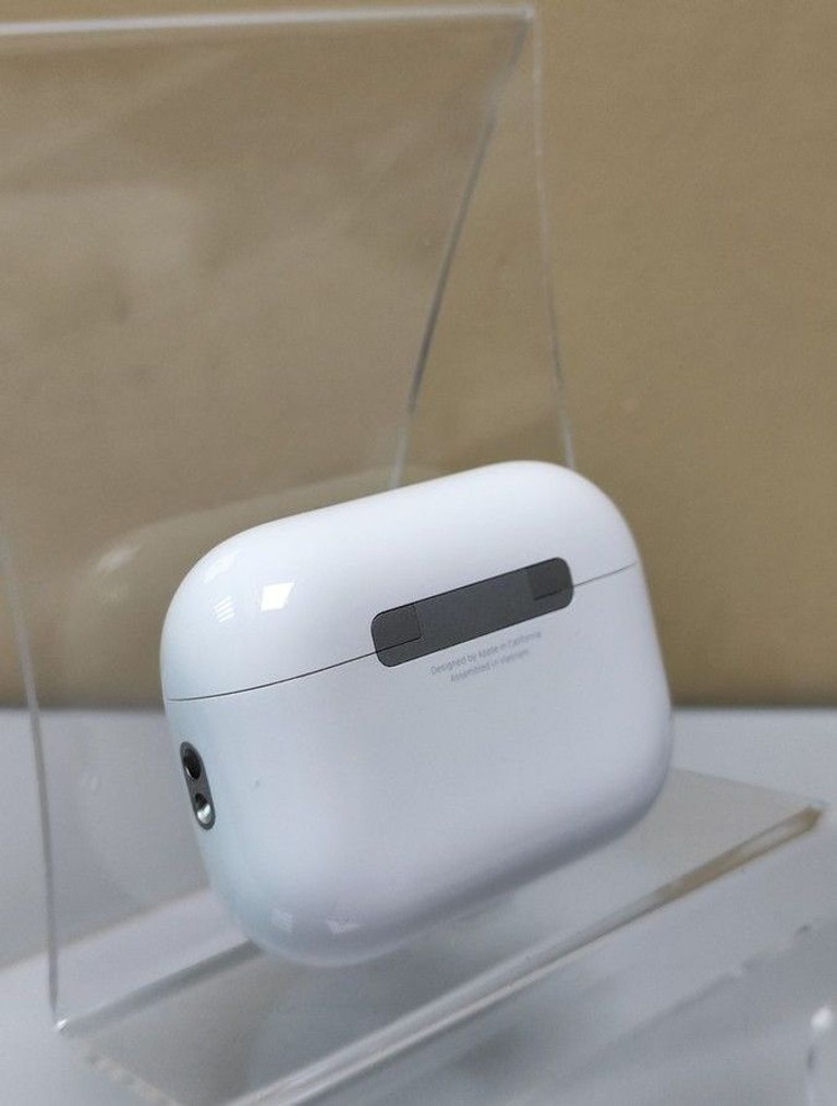 Дешево AirPods Pro 3 з ломбарду