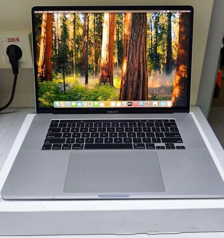 Купити Ноутбук Apple macbook pro 16