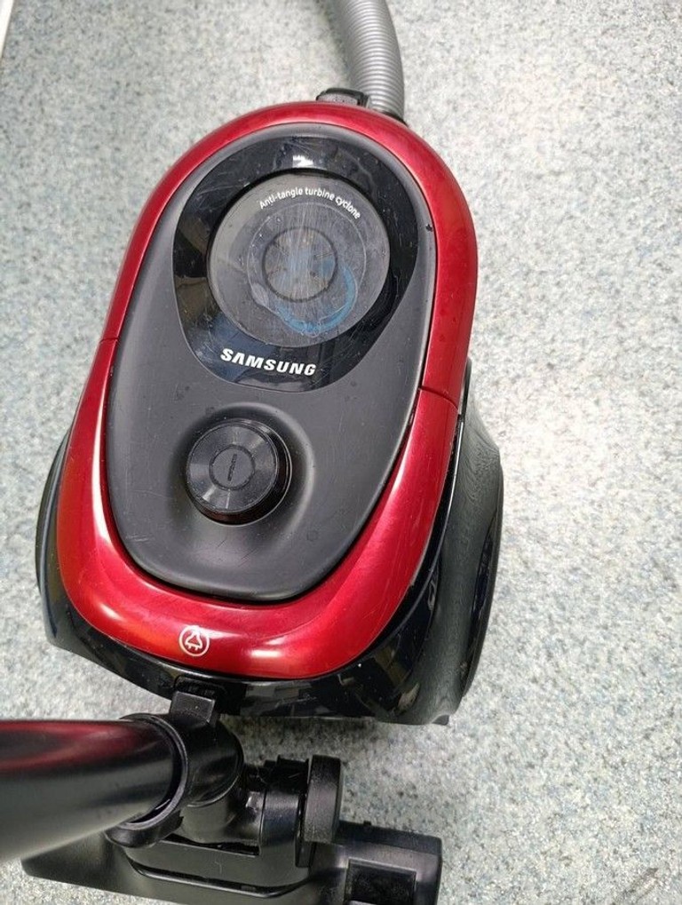 Дешево Samsung Anti-tangle VC07M2110SR з ломбарду
