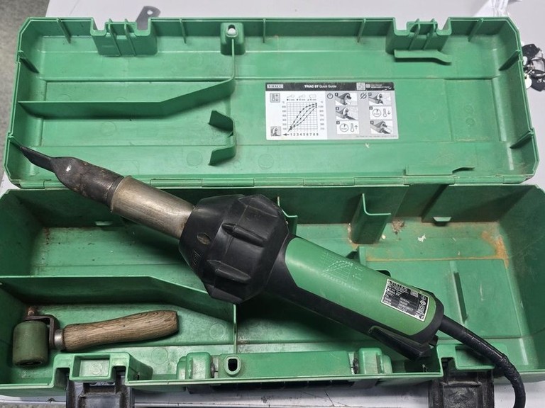 Дешево Leister triac st 141.227 digital heat gun з ломбарду