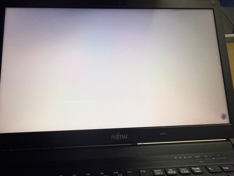 Дешево Fujitsu 16/core i5 6200u ddr3/8gb ddr3/hdd 500 gb/ssd *відсутній/*інтегрована з ломбарду