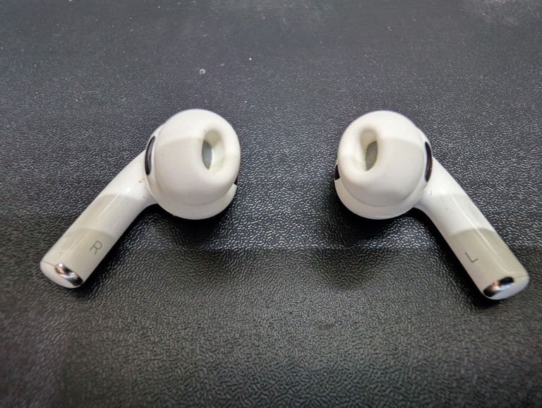 Розпродаж AirPods Pro 3, продавець Техноскарб