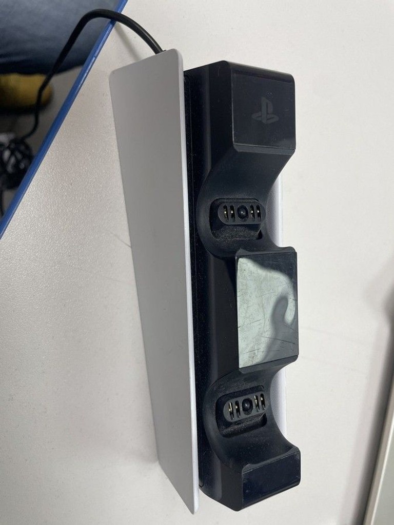 Розпродаж Sony dualsense charging station cfi-zds1, продавець Техноскарб