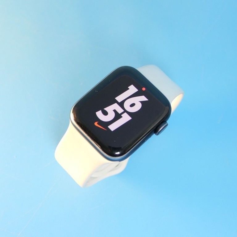 Объявление Apple Watch SE 2 GPS 40mm Starlight Aluminium Case with Starlight Sport Band (S/M) Б/У