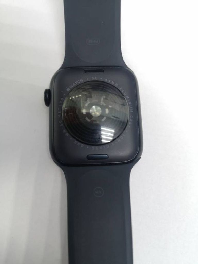 Apple watch se 44mm aluminum case