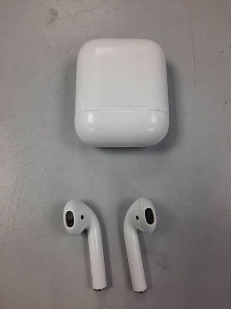 Купить Apple airpods 2 gen a1602.a2032+a2031 2019г. Б/У