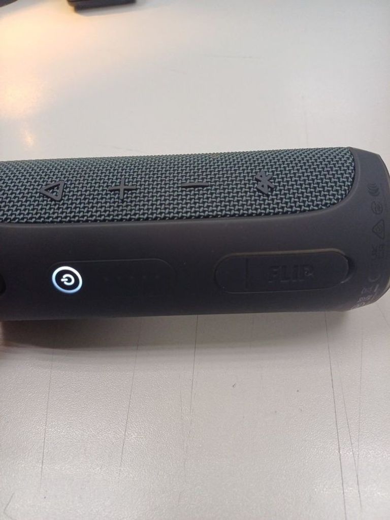 Дешиво Jbl flip essential 2 с ломбарда