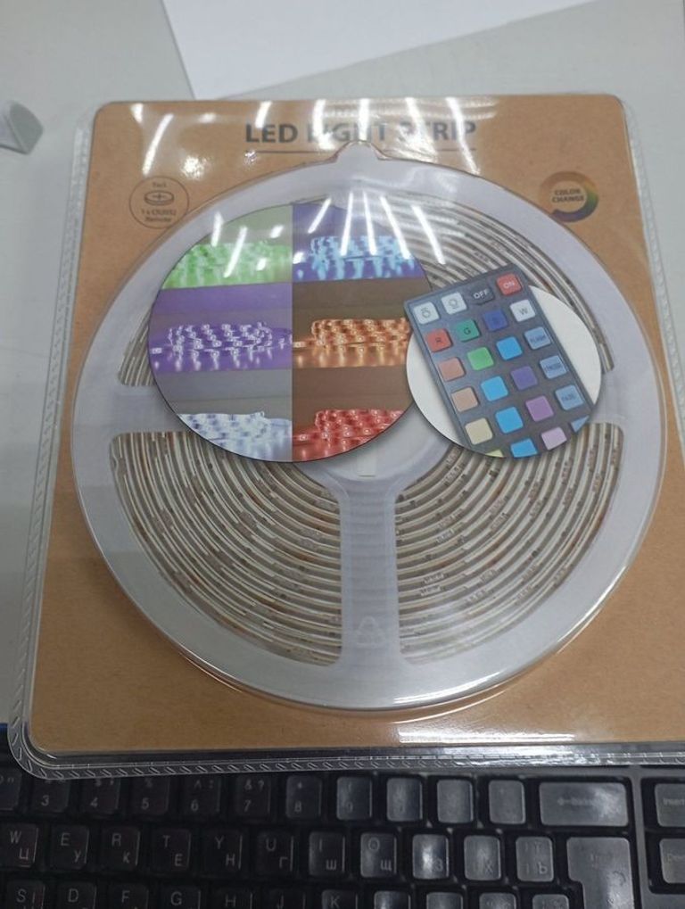 Купити Jusk led-стрічка pontus 5м з пультом Б/У