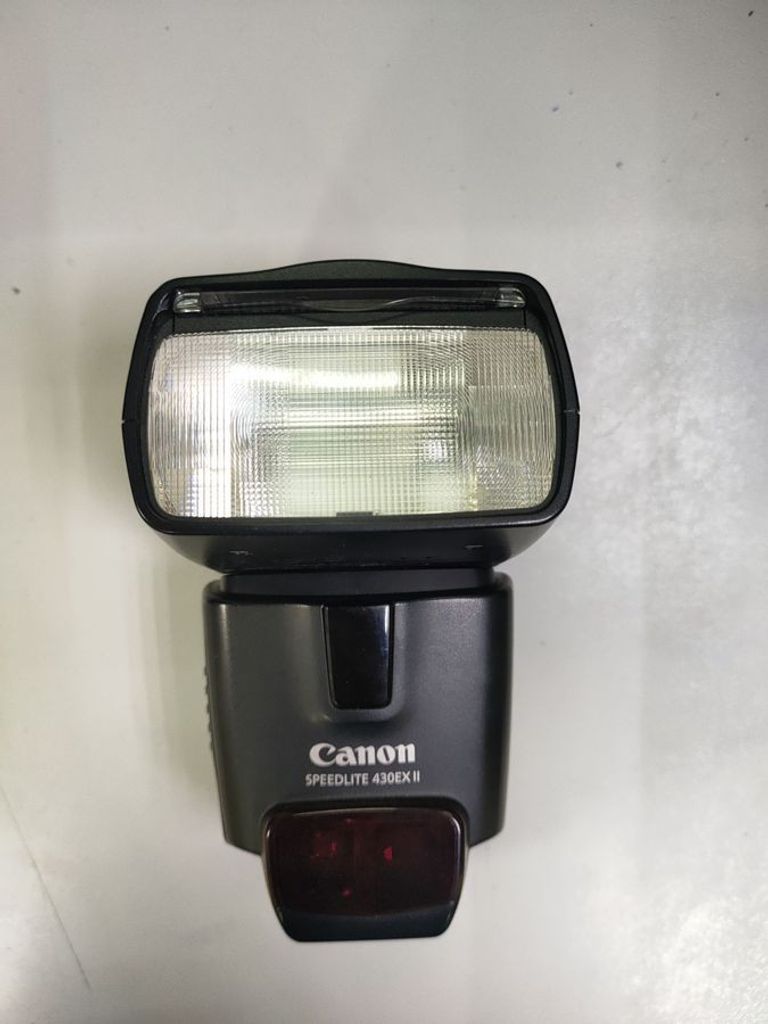 Дешиво Canon Speedlite 430EX II с ломбарда