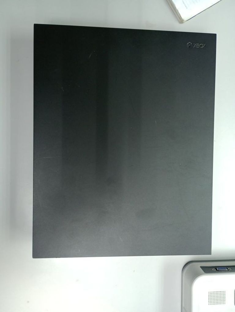 Объявление Microsoft Xbox One X 1TB White Б/У