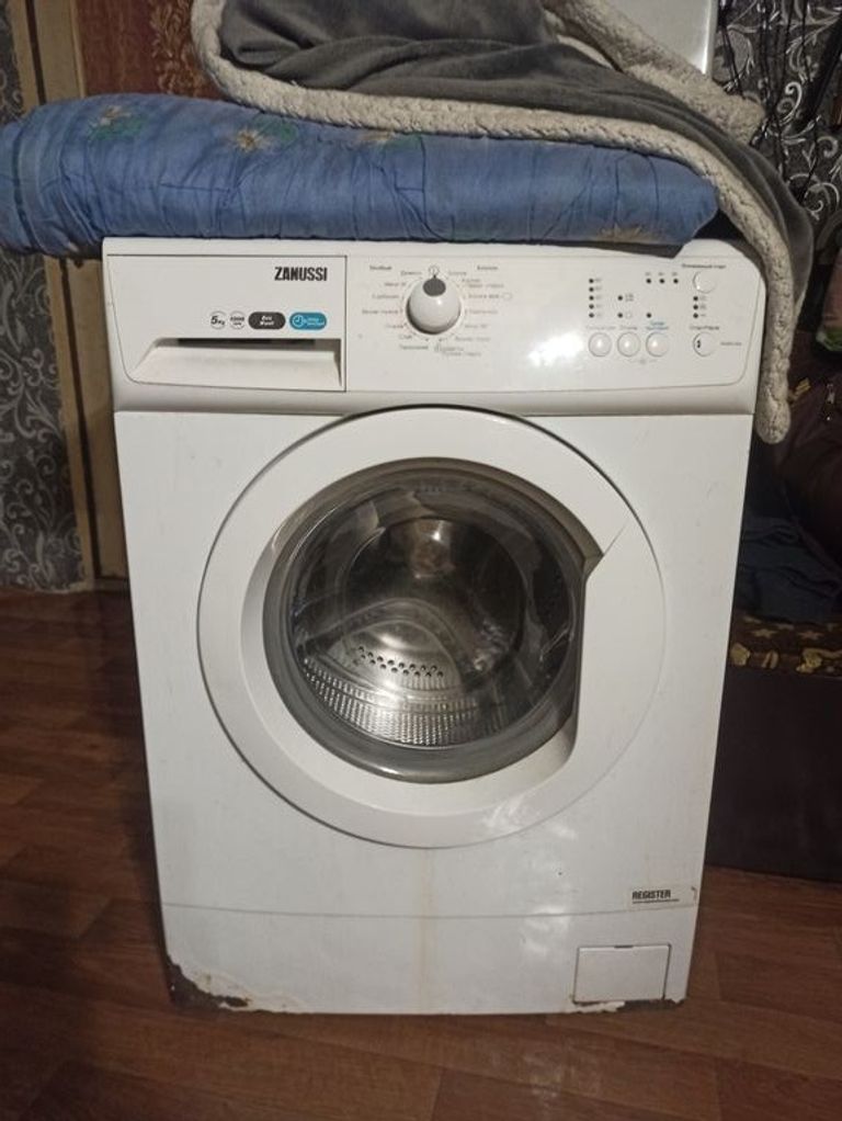 Купить Zanussi ZWSE6100V Б/У