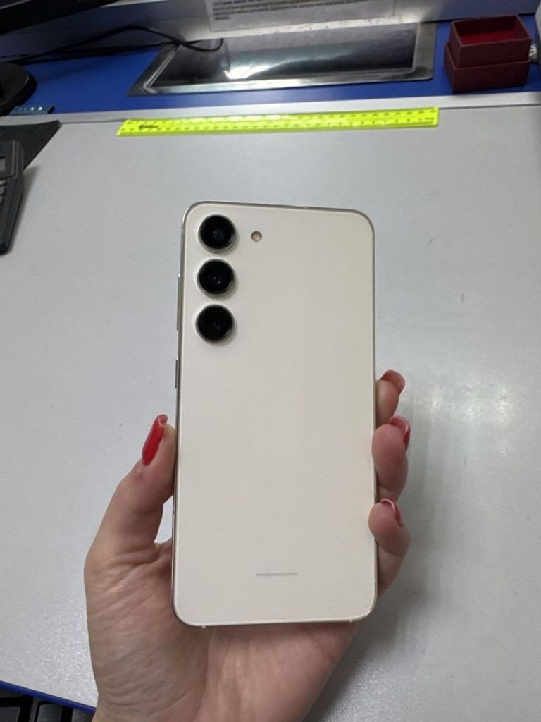 Оголошення Samsung galaxy s23 8/128gb Б/У