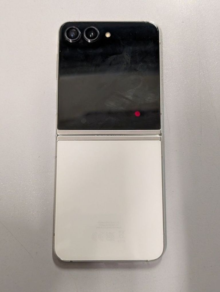 Оголошення Samsung galaxy flip5 8/256gb Б/У