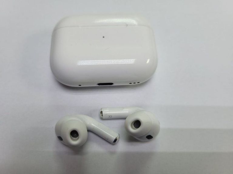 Оголошення Apple airpods pro 2nd generation with magsafe charging case usb-c Б/У