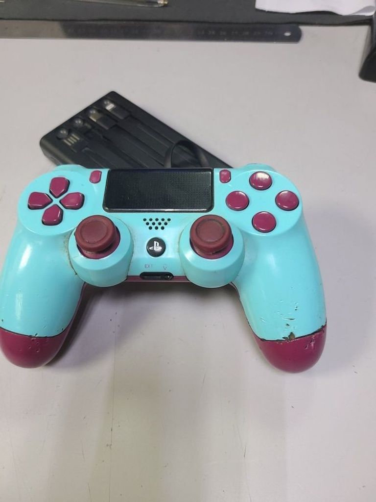 Дешиво Sony PlayStation 4 Slim 1TB Black с ломбарда