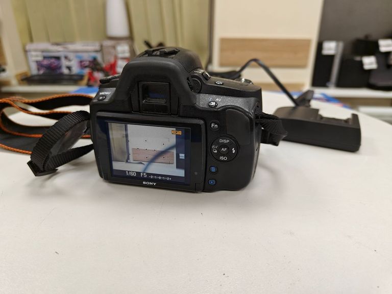 Объявление Sony alpha dslr-a390 + dt sam ii 18-55mm f/3,5-5,6 Б/У