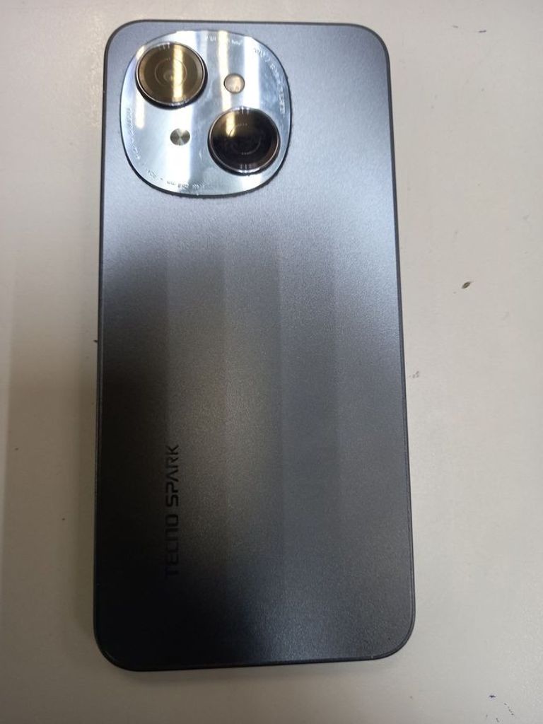 Дешиво Tecno spark go 1 kl4 3/64gb с ломбарда
