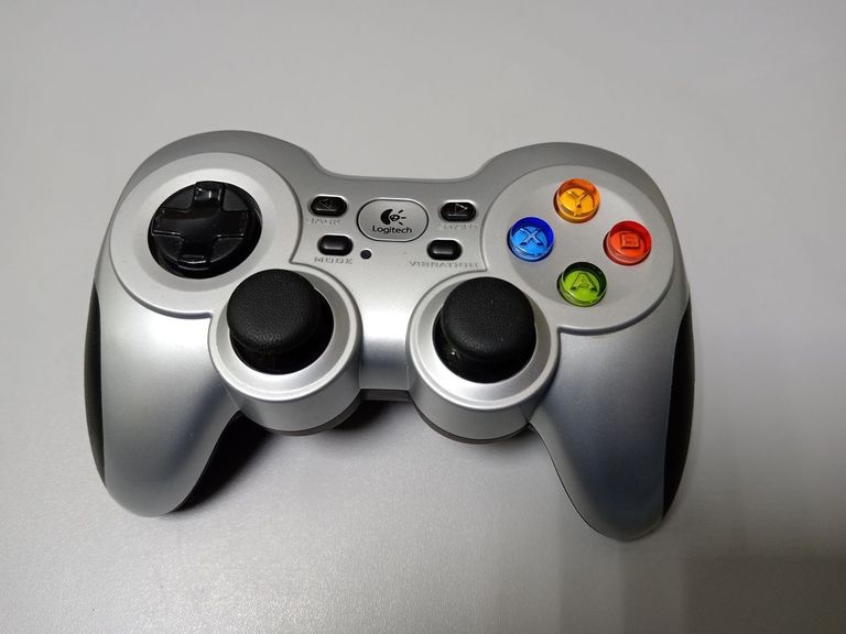 Купить Logitech wireless gamepad f710 Б/У