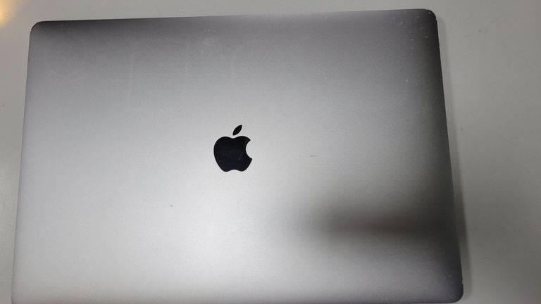 Дешево Apple macbook pro a1707 core i7 2,9ghz/ ram 16gb/ ssd 1tb/ intel hd graphics 530 з ломбарду