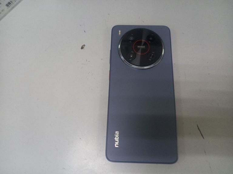 Дешиво Zte Nubia V70 Max 6/128GB Gray с ломбарда