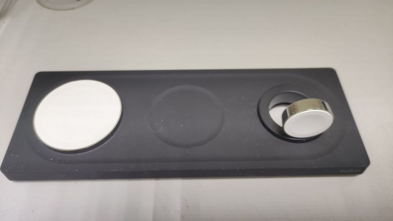 Оголошення Belkin boost charge pro 3-in-1 wireless charging pad with magsafe Б/У