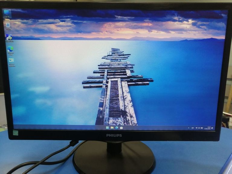 Купити Philips 223v5l Б/У