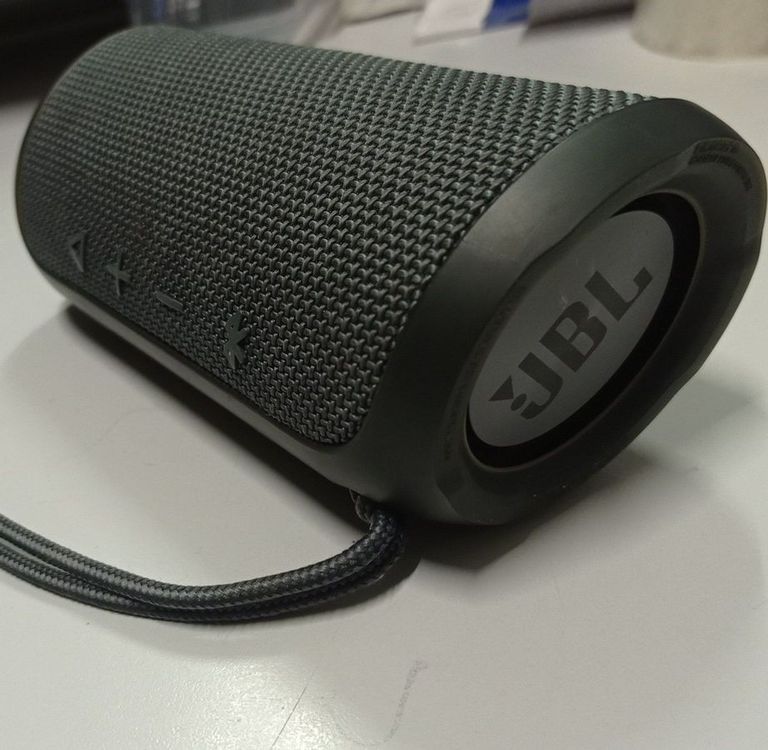 Дешево Jbl flip essential з ломбарду
