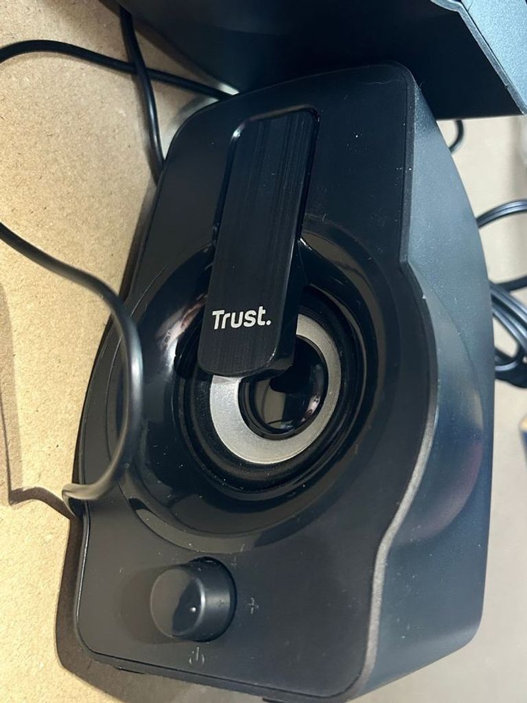 Дешево Trust gemi rgb usb з ломбарду