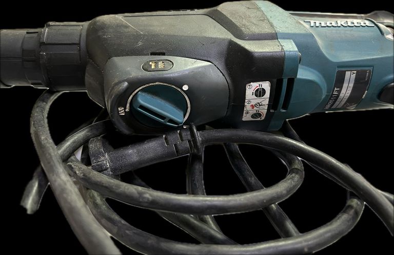 Объявление Makita HR2611FT Б/У