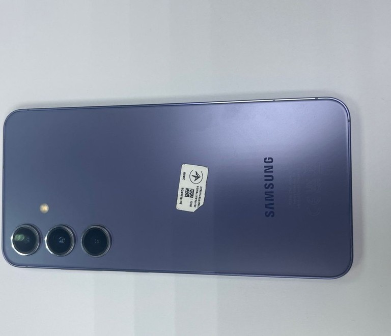 Купить Samsung galaxy s24 8/256gb Б/У