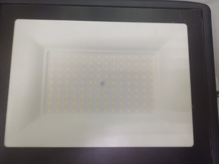 Купить Maxus fl-04 100w 5000k Б/У