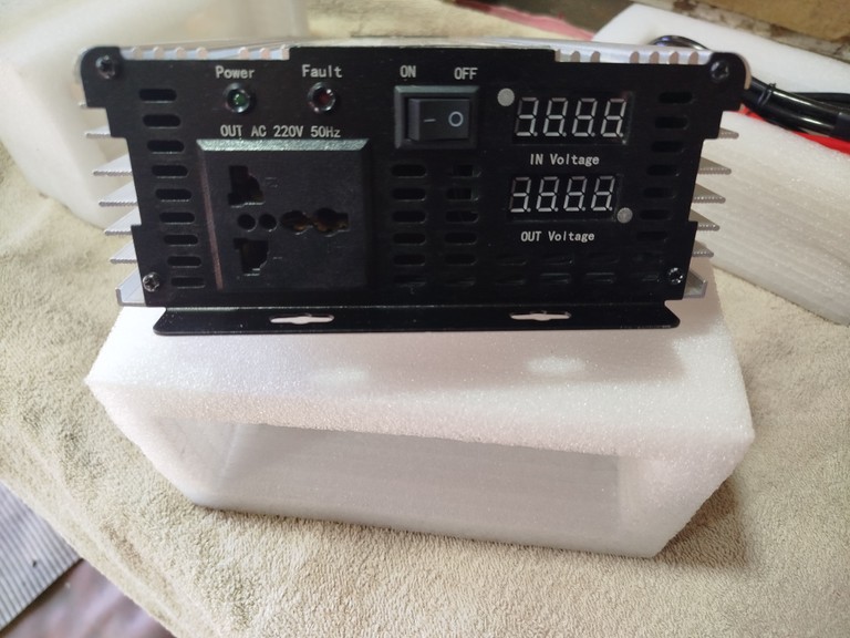 Дешево Power Invertor 12V 5000W з ломбарду