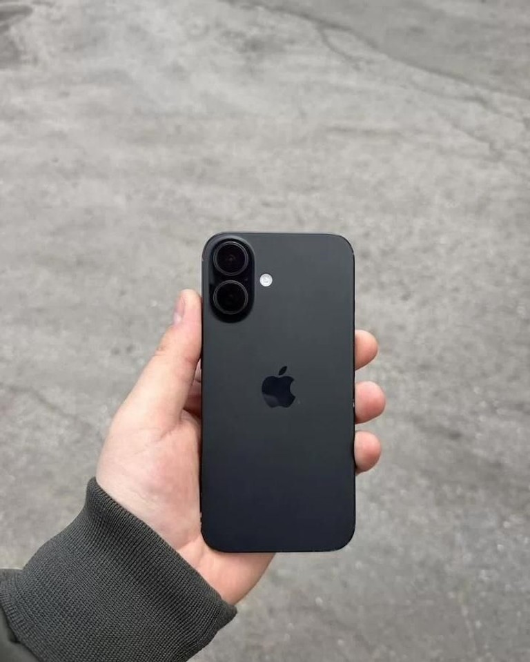Купити Apple iPhone 16 128GB Black (MYE73) Б/У