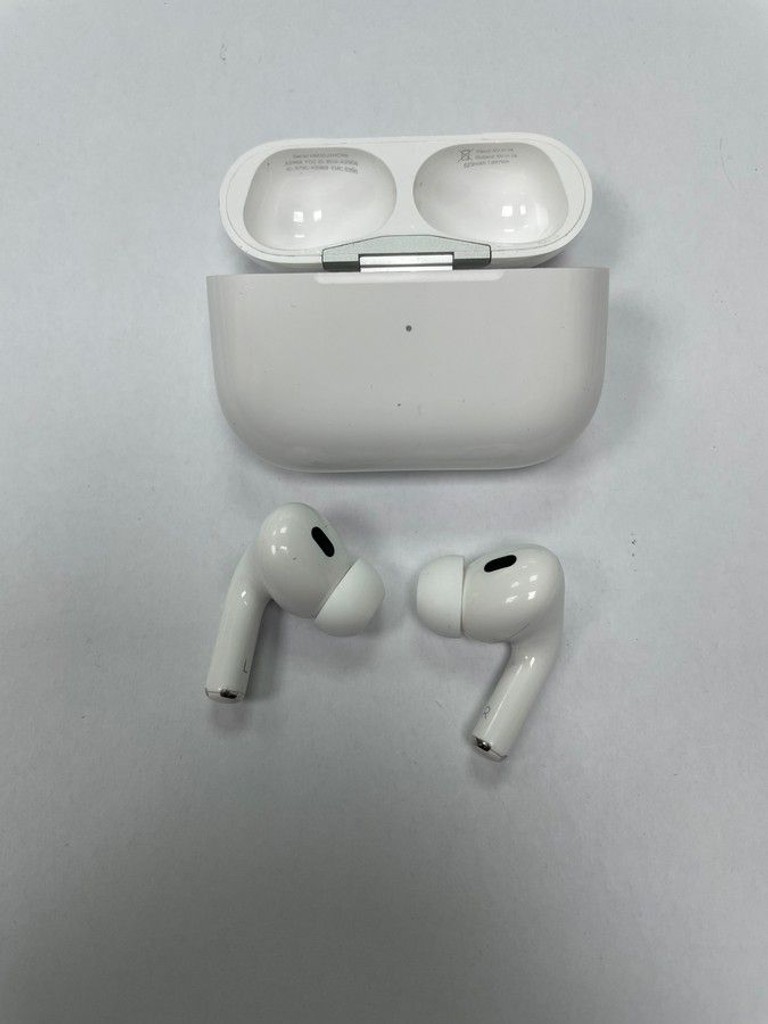 Дешево Apple airpods pro 2nd generation with magsafe charging case usb-c з ломбарду