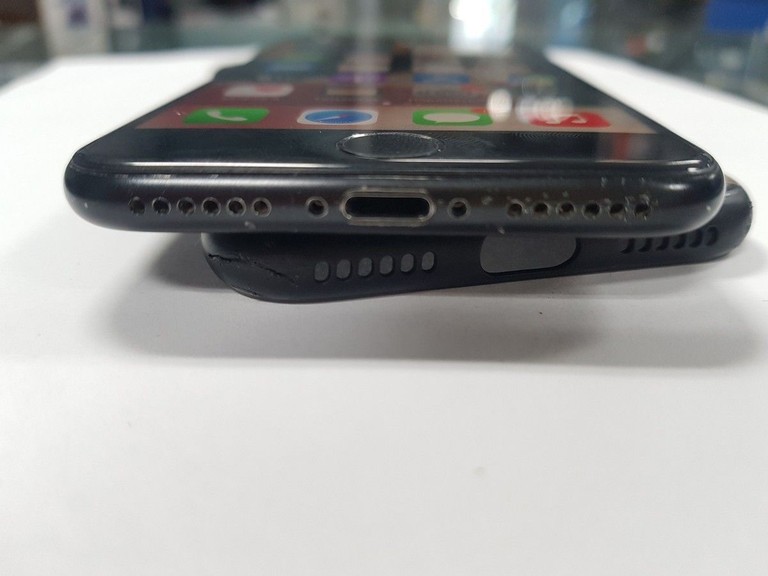 Дешиво Apple iphone 7 128gb с ломбарда