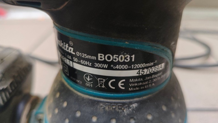 Дешево Makita BO5031 з ломбарду