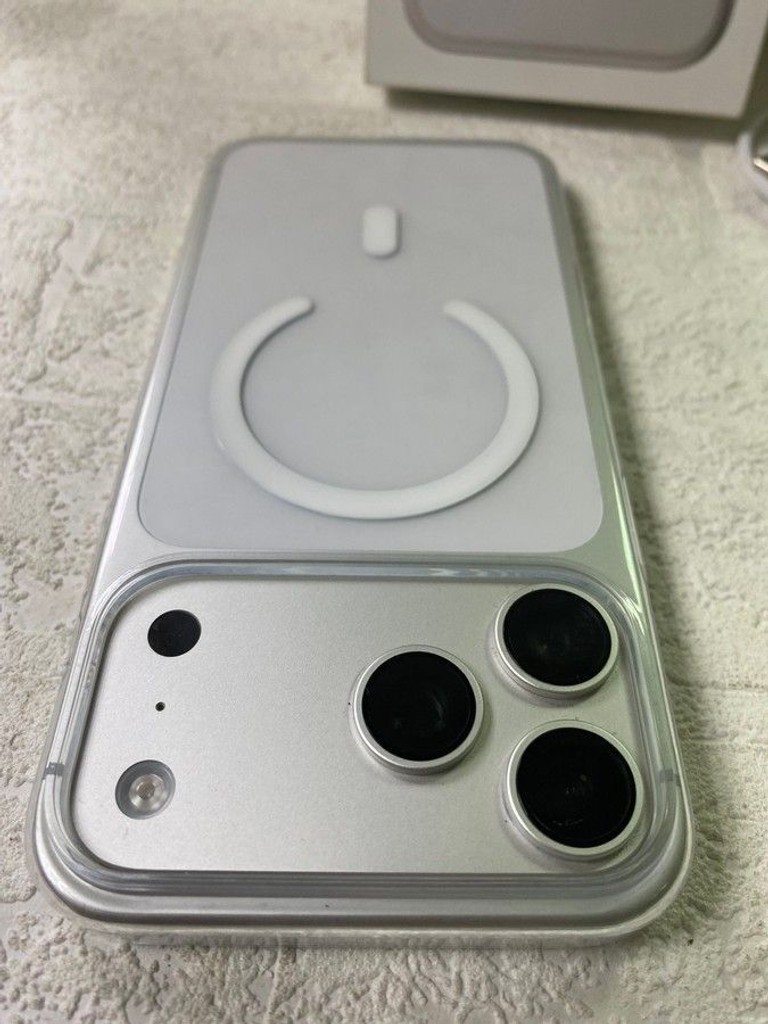 Apple iPhone 17 Pro Max 512GB Dual SIM Deep Blue (MG084) Код:01-200995349. Изображение 7