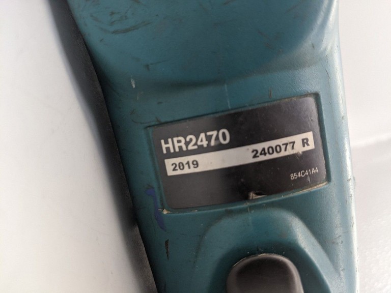 Дешево Makita HR2470 з ломбарду