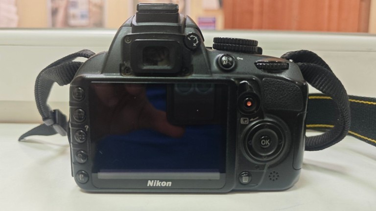 Дешиво Nikon d3100 kit / af-s nikkor 18-55mm f:3,5-5,6g vr dx с ломбарда