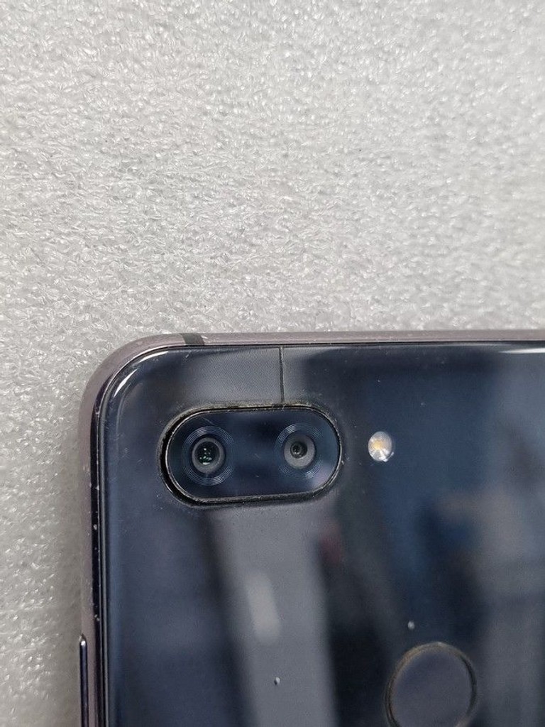 Xiaomi Mi 8 Lite 4/64GB Blue Код:01-201020397. Изображение 7
